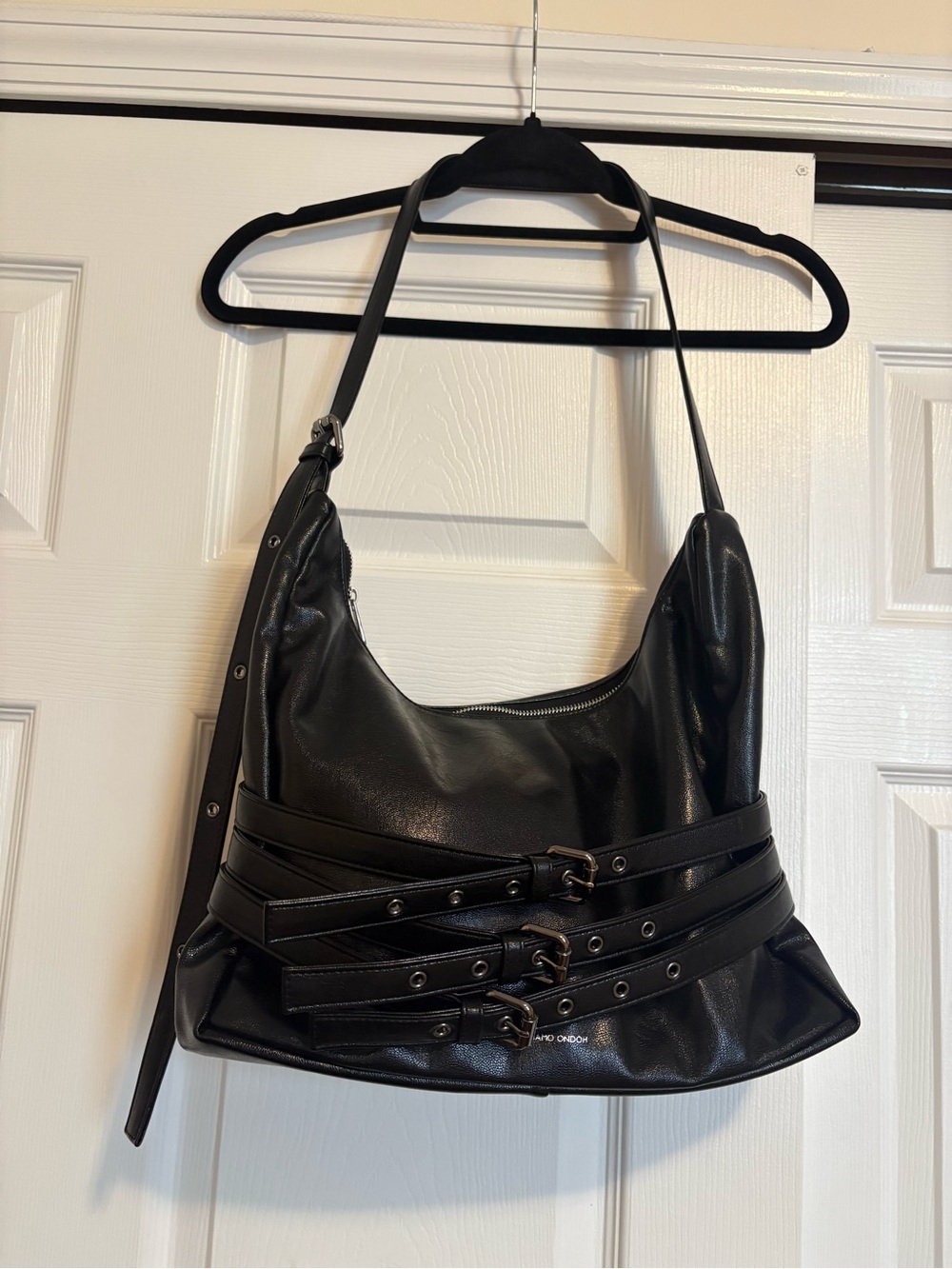 SAMO ONDOH Black Buckle Strap Hobo Shoulder Bag Silver Hardware
